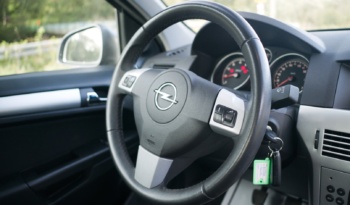Opel Astra full