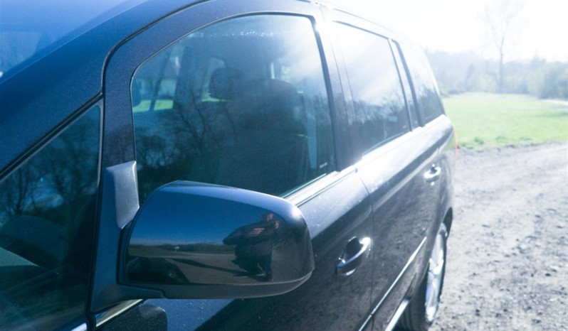 Opel Zafira full