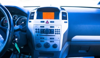 Opel Zafira full