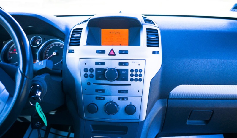 Opel Zafira full