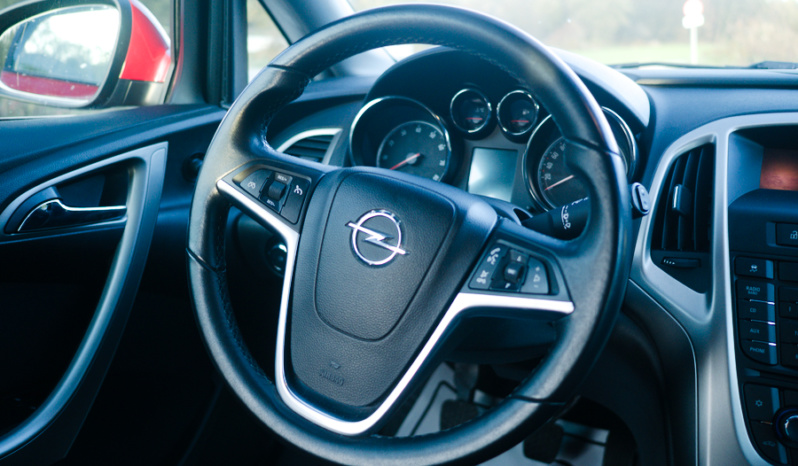Opel Astra J full