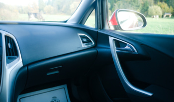 Opel Astra J full