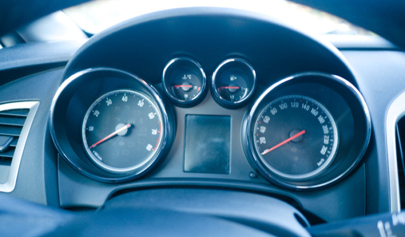 Opel Astra J full