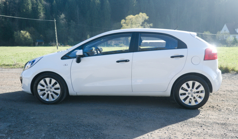 Kia Rio full