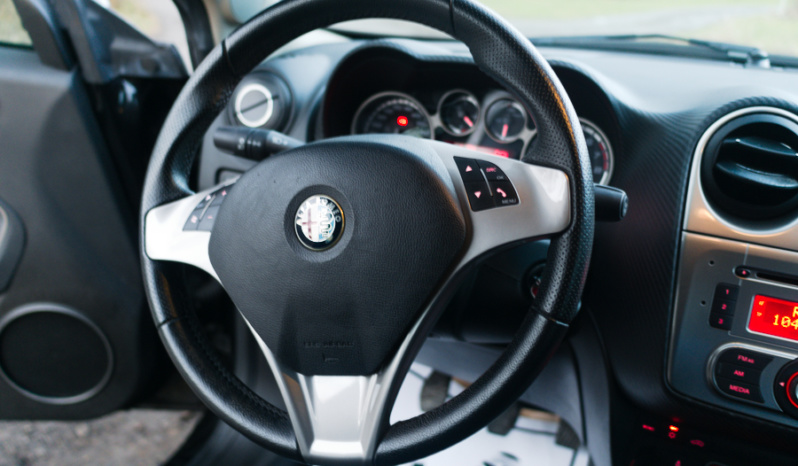 Alfa Romeo Mito full