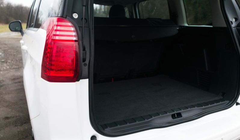 Peugeot 5008 full