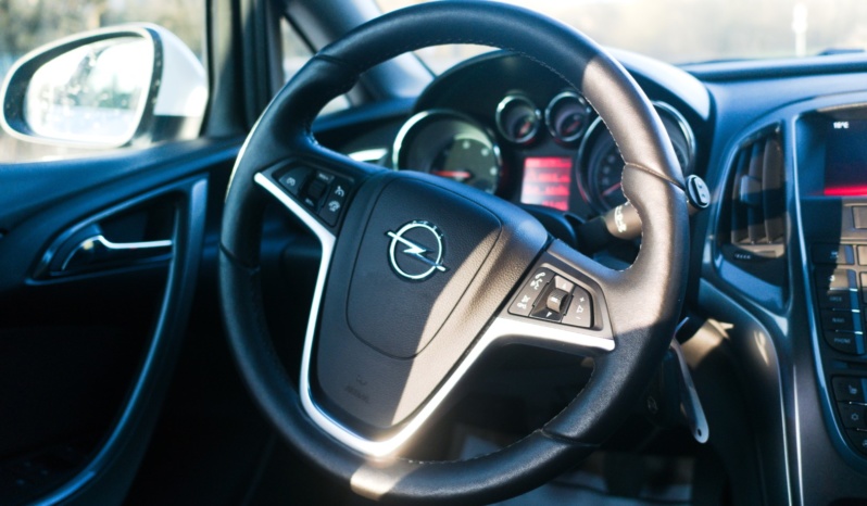Opel Astra full