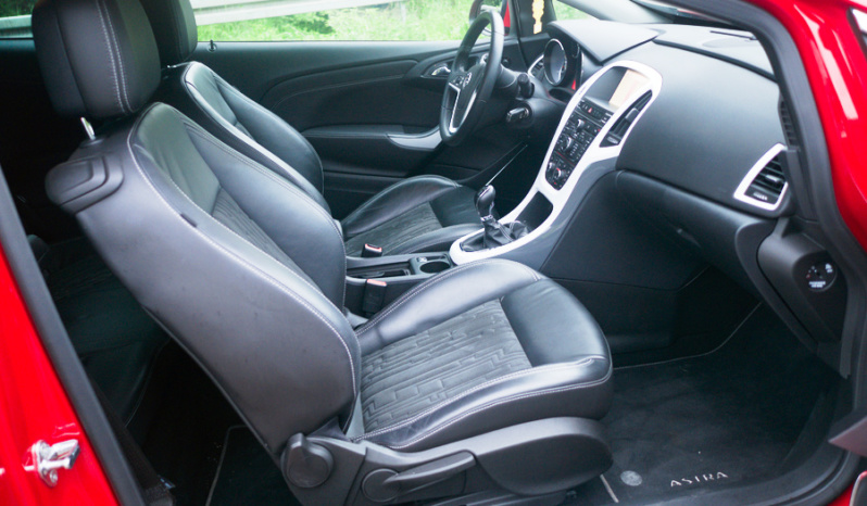 Opel Astra J GTC full