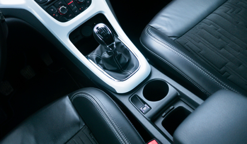 Opel Astra J GTC full