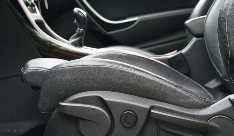 Opel Astra GTC full