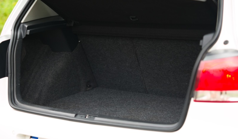 Volkswagen Golf full