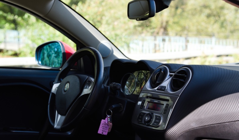 Alfa Romeo Mito full
