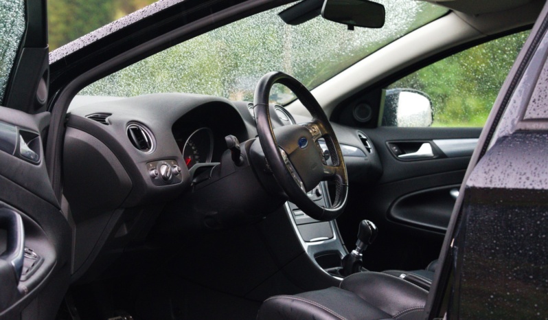 Ford Mondeo full