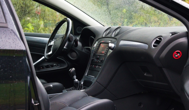 Ford Mondeo full