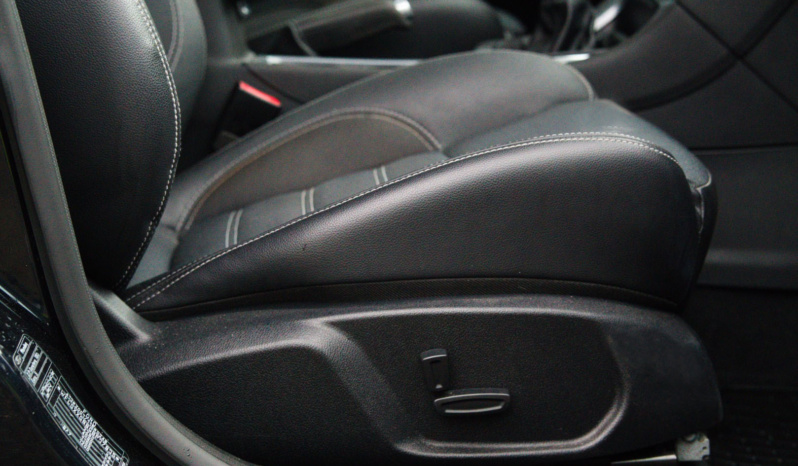 Ford Mondeo full