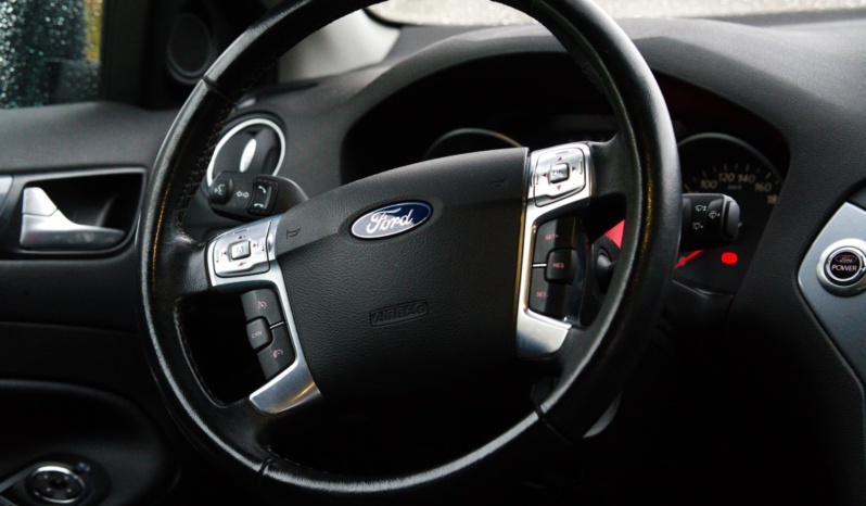 Ford Mondeo full