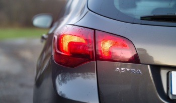 Opel Astra full
