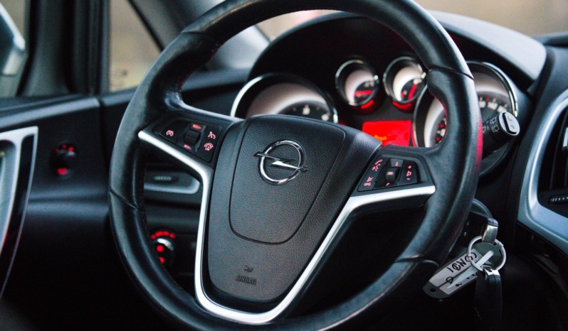 Opel Astra full
