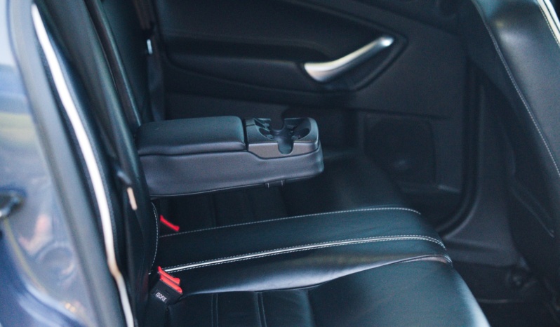 Ford Mondeo full