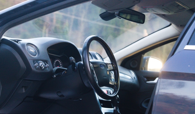 Ford Mondeo full