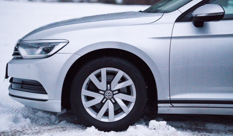 Volkswagen Passat full