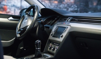 Volkswagen Passat full