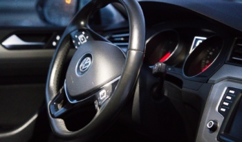 Volkswagen Passat full