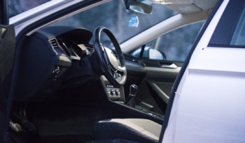 Volkswagen Passat full