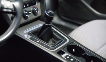 Volkswagen Passat full