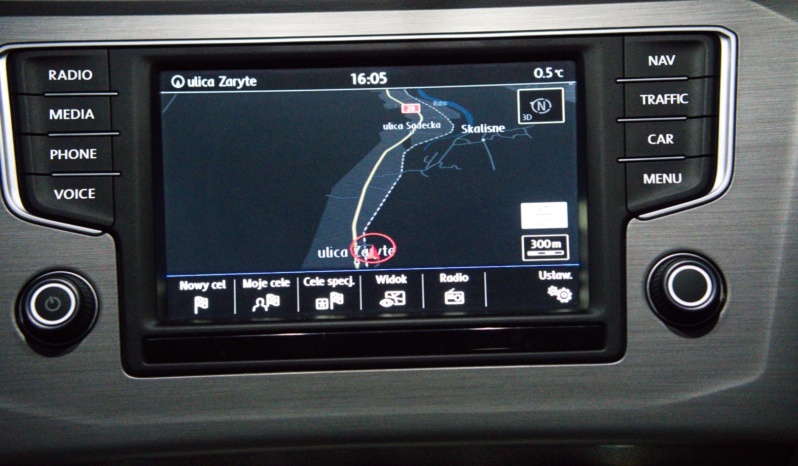 Volkswagen Passat full