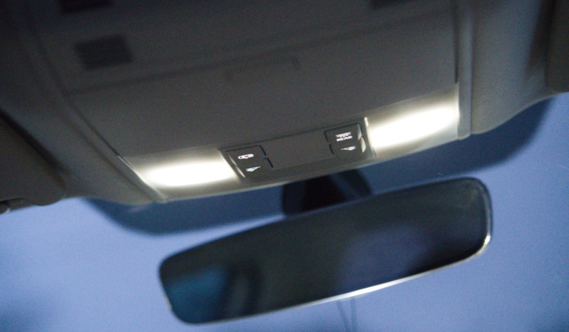 Volkswagen Passat full