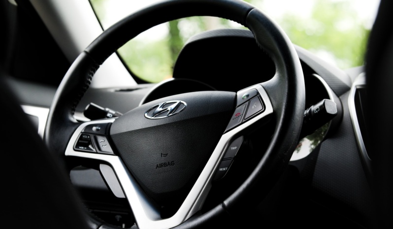 Hyundai Veloster full