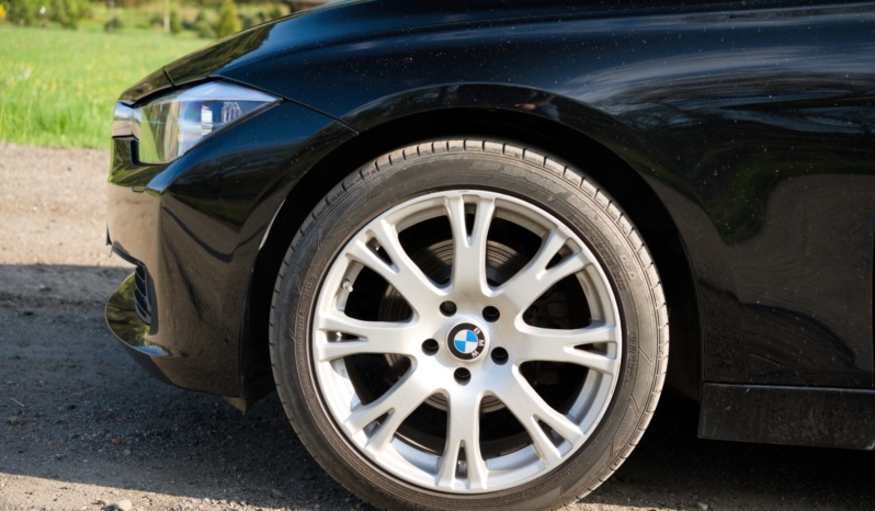 BMW 320 full