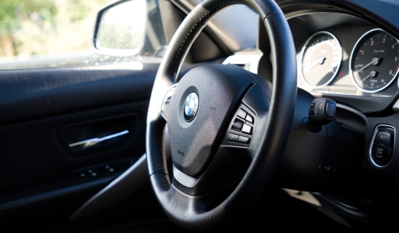 BMW 320 full