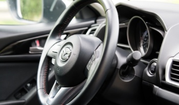 Mazda 3 full