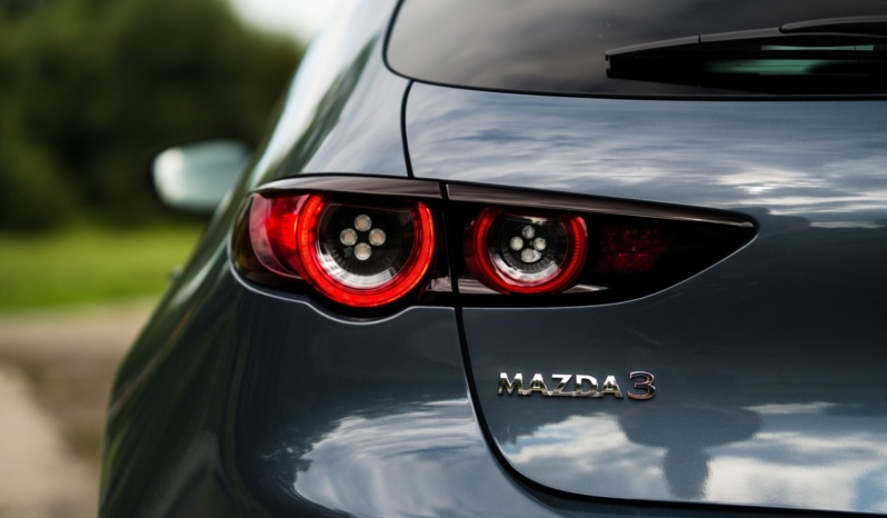 Mazda 3 full