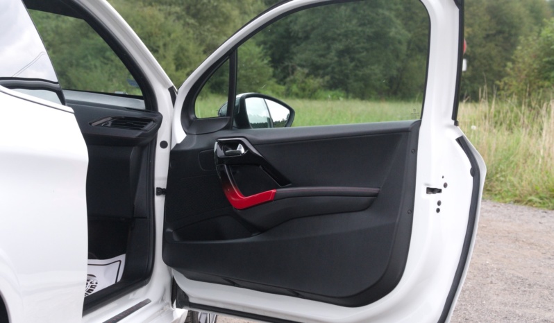 Peugeot 208 GTi full