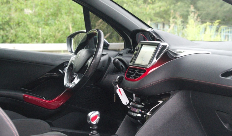 Peugeot 208 GTi full