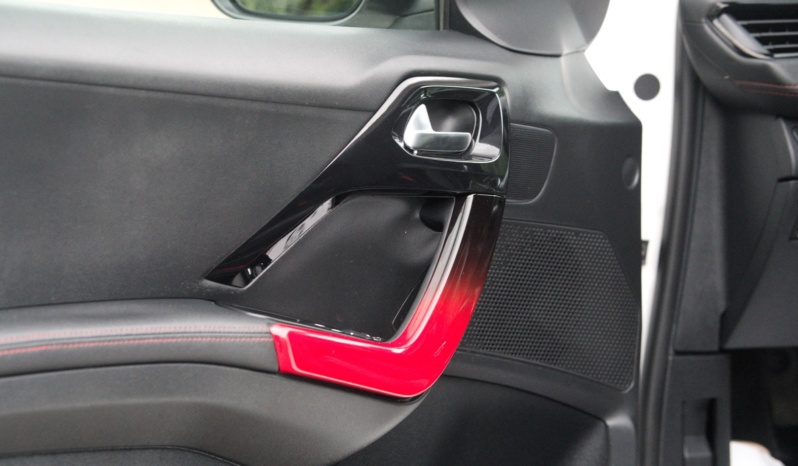 Peugeot 208 GTi full