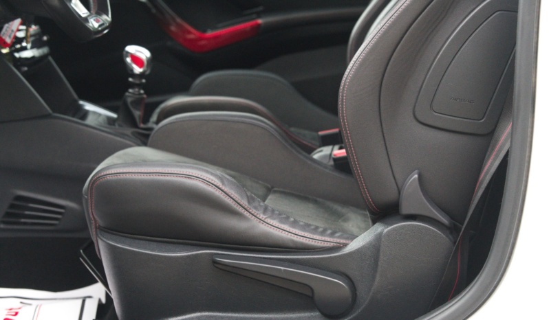 Peugeot 208 GTi full