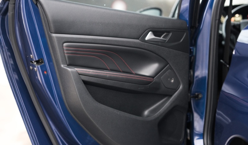 Peugeot 308 GT full