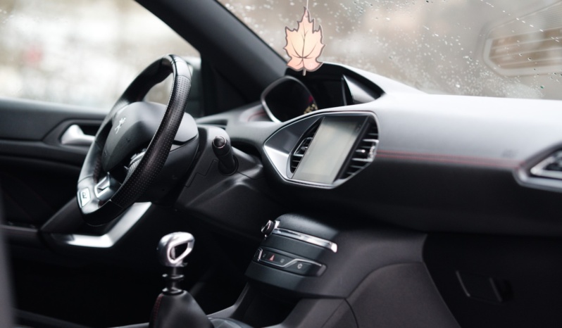 Peugeot 308 GT full