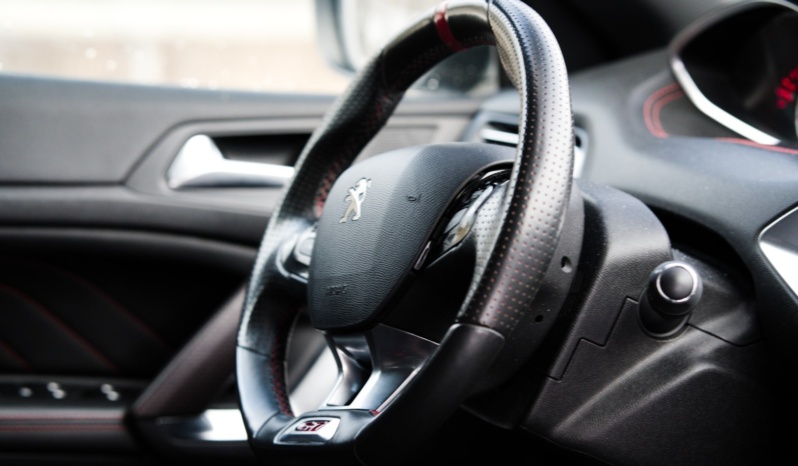 Peugeot 308 GTi full