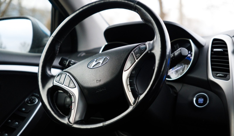Hyundai i30 full