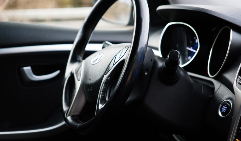 Hyundai i30 full