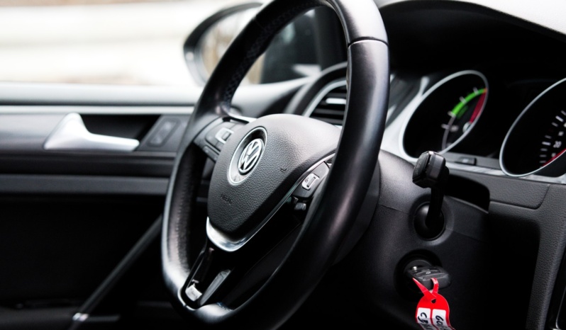 Volkswagen Golf full