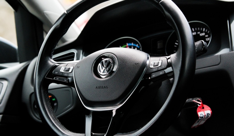 Volkswagen Golf full