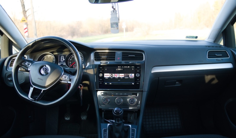 Volkswagen Golf full