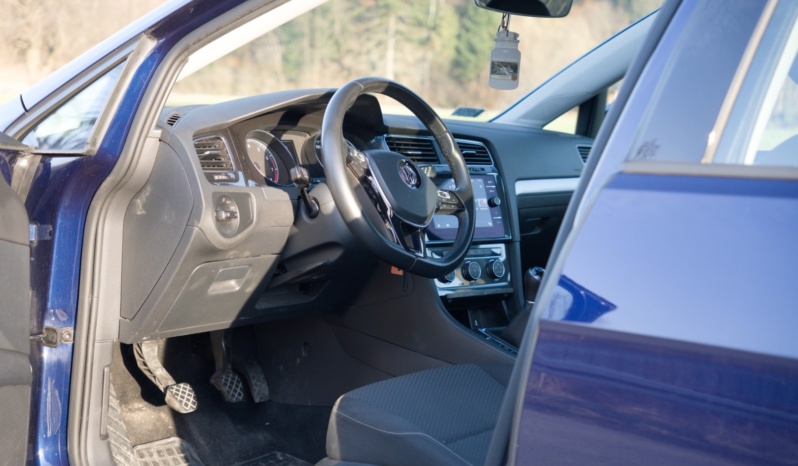 Volkswagen Golf full