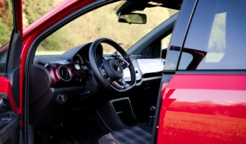 Volkswagen UP GTI full